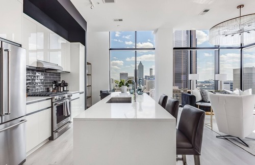 Midtown Apartment | Vue Spectaculaire Penthouse by Atlanta Luxury Rentals