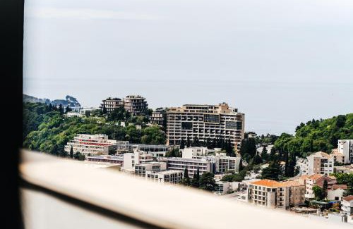 Becici Apartment | Vuelo Sobre by In Property