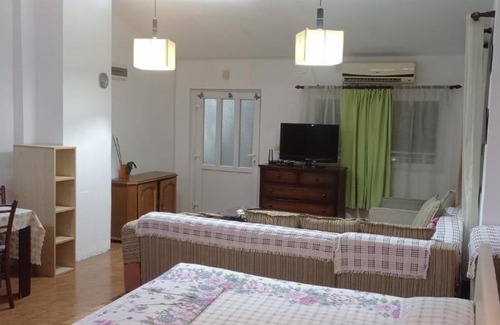 Sutomore Apartment | VuJo