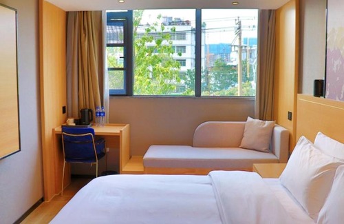 Yingdong District Hotel | VX Hotel Fuyang Railway Station East Beijing Road