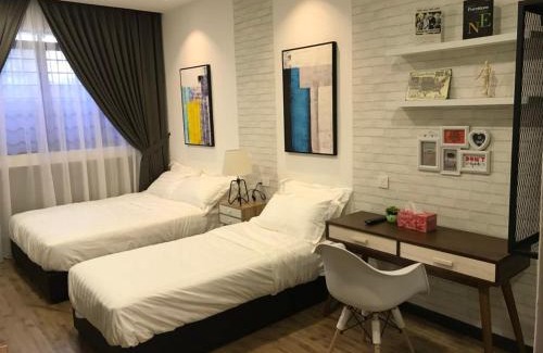 Taman Muhibbah House | W boutique 10pax with family karaoke