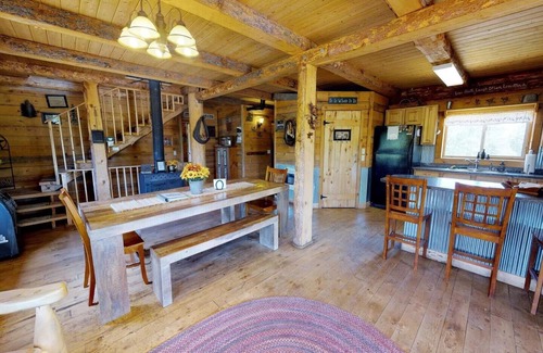 Monticello Cabin | W-W: Canyon View Cabin, An Epic Family Retreat