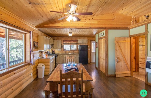 Monticello Cabin | W-W: Long View "Safari" Cabin Overlooking Canyon!