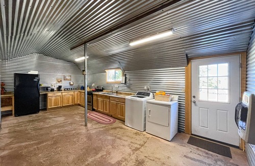 Monticello House | W-W: The Barndominium for Large Groups