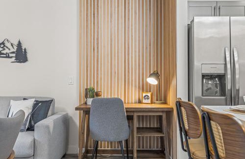 Canmore Apartment | W116 NEW! Central Canmore- Whimsical Mountain Retreat