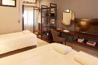 Pom Prap Hotel | W22 by Burasari