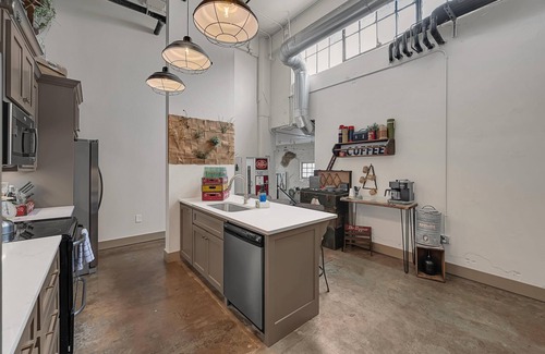 Brazos Condo | Waco Memory Lane, Downtown Luxury Loft- Steps to Silos/Baylor/McLane