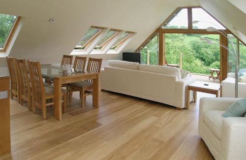 Ivybridge House | Wadadli Lodge