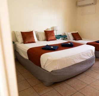 Cloncurry Hotel | Wagon Wheel Motel