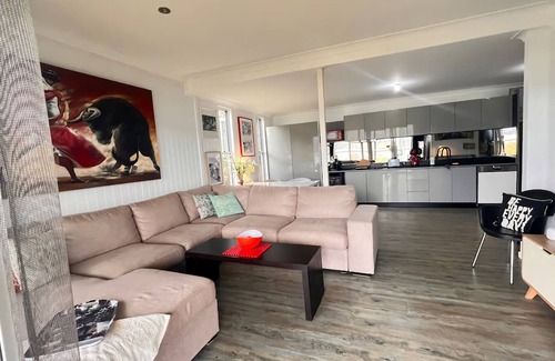 Brisbane Waterfront Apartment | WAHINE BREEZY BLISS - STUNNING VIEWS FOREVER