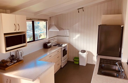 Ostend Hotel | Waiheke Island Motel