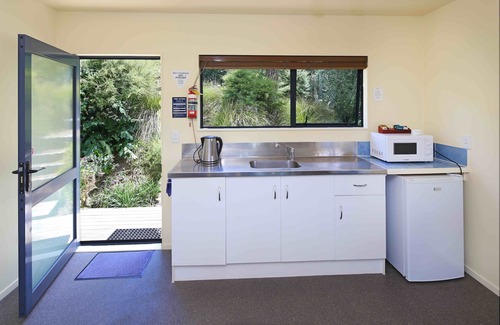 Ostend Hotel | Waiheke Island Motel