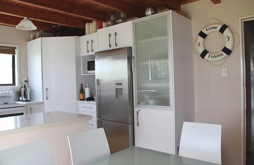 Waihi Beach House | Waihi Beach - Beach Front Bach