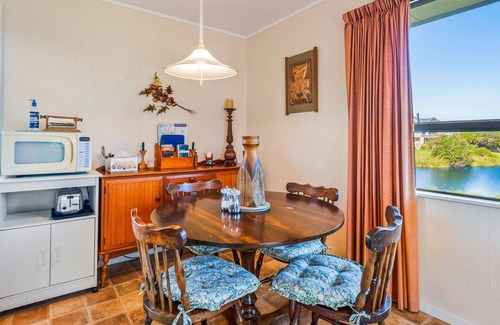 Waikanae House | Waikanae Waves - Waikanae Beach Holiday Home