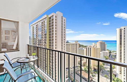 Waikiki Apartment | Waikiki Banyan 1BR with Great Ocean Views, Steps to Beach & Parking!