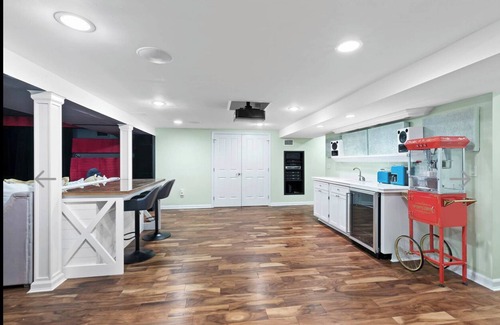 East Hampton House | Wainscott Private Oasis -Tennis and Pool plus Home Theater