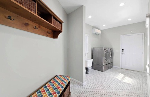 East Hampton House | Wainscott Private Oasis -Tennis and Pool plus Home Theater