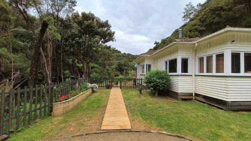 Kaeo House | Wainui bush retreat