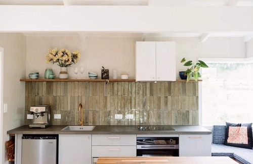 Raglan Cottage | Wainui Stream Cottage
