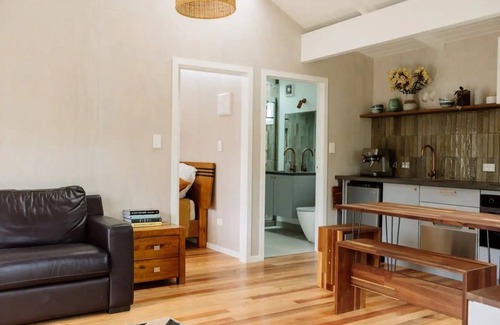 Raglan Cottage | Wainui Stream Cottage