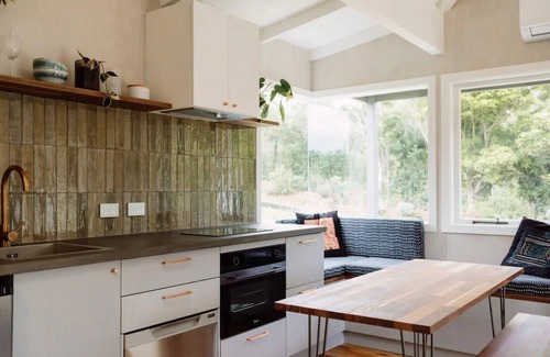 Raglan Cottage | Wainui Stream Cottage