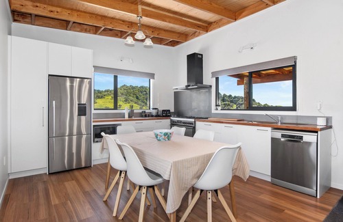 Matapouri House | Waitorupai Retreat 2 - Sandy Bay Holiday Home