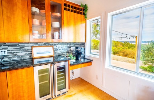 Lakewind Estates House | Wake up to Lakeview Bliss:Sunrise & Serenity Await