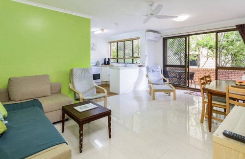 Moreton Bay Region Apartment | Wake up to Sounds of the Ocean