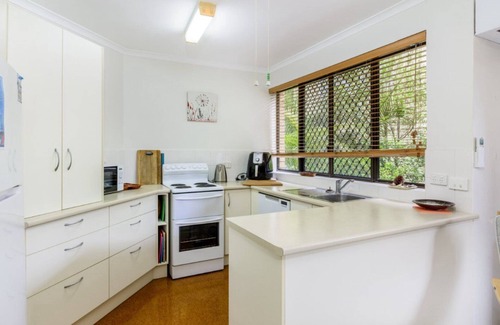 Moreton Bay Region Apartment | Wake up to Sounds of the Ocean
