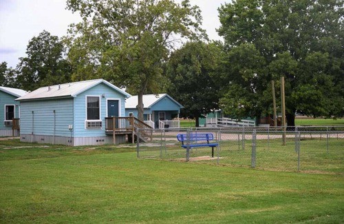 Lake Village Cabin | Wake up to sunrise over Lake Chicot!