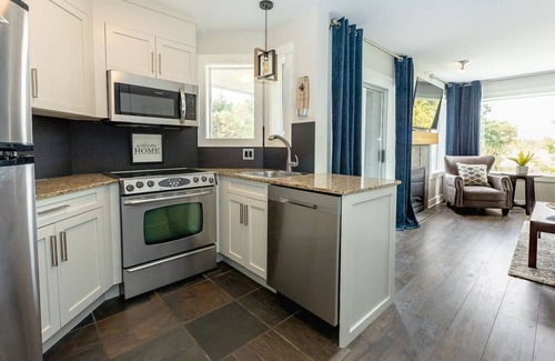Regional District of Nanaimo Apartment | Wake Up to the Ocean View Suite A