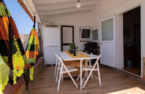 Aljezur House | Wake up to the sea in this charming house in Aljezur