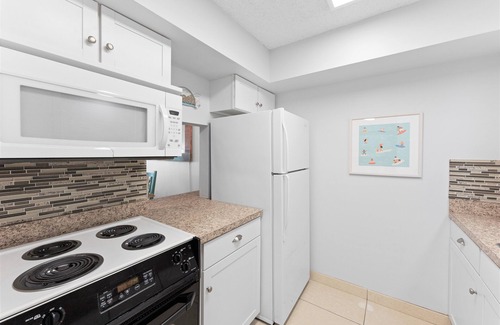 Satellite Beach Condo | Wake Up to Waves: Penthouse Condo w/Direct Ocean Views & Heated Pool 🌊