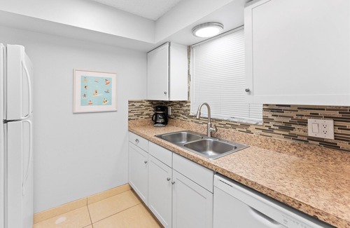 Satellite Beach Condo | Wake Up to Waves: Penthouse Condo w/Direct Ocean Views & Heated Pool 🌊