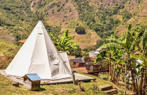 California Cabin | Wake up with a view of the mountains from our Hostal Las Valkirias