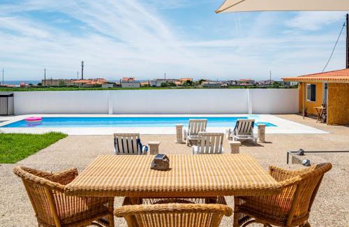 Angeiras Apartment | Wake up with the Sea Breeze- House with pool AP2