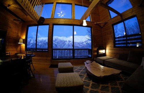 Hokujo Ski Chalet | WAKURABA- Chalet with the best views in Hakuba!
