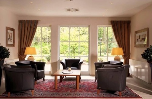 Schloß Neuhaus Hotel | Waldhotel Nachtigall