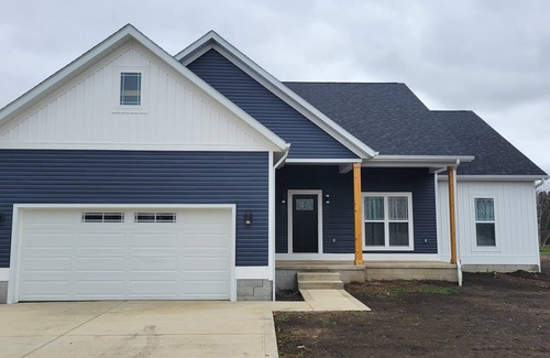 Marion House | Waldo retreat with HOT TUB!