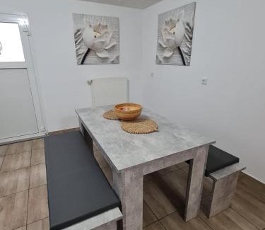 Baunatal Apartment | Waldr Apart Souterrain