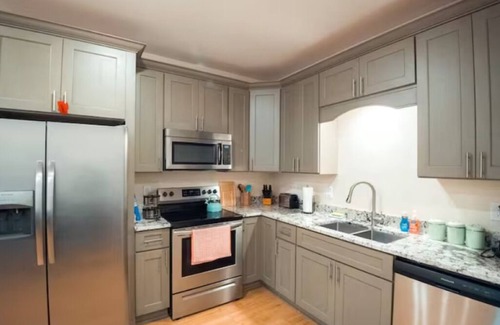 Biloxi Apartment | 🔥🌊WALK 2 SHORES/SLEEPS 6 W/W+D🎇🏝