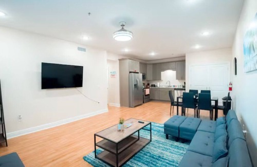 Biloxi Apartment | 🔥🌊WALK 2 SHORES/SLEEPS 6 W/W+D🎇🏝