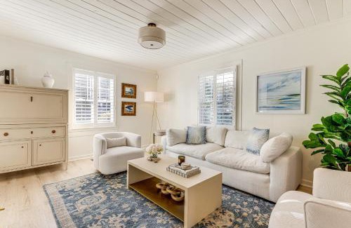 Roswell House | Walk Downtown and Canton Street Roswell Retreat!