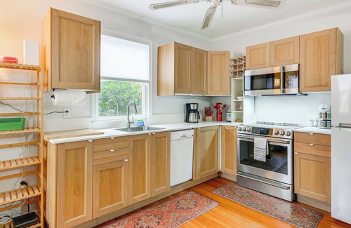 Northwest House | Walk Downtown: Takoma Park Escape w/Large Yard!