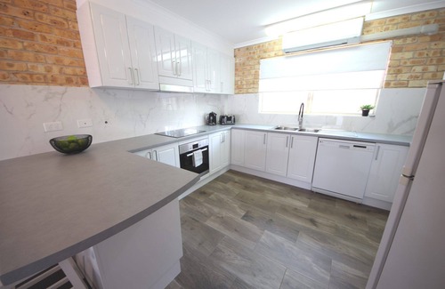 South West Rocks Apartment | Walk out your door and you are at the beach, take the kids fishing in the.