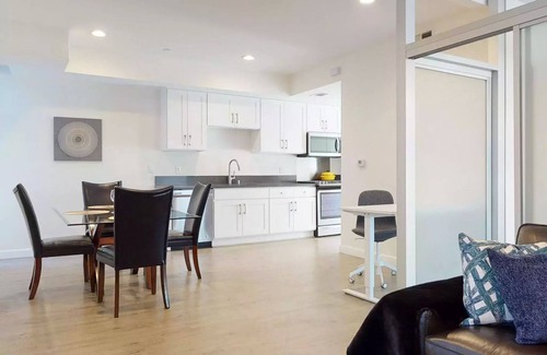 Pasadena Apartment | Walk - Relax - Cook - Work - Enjoy!