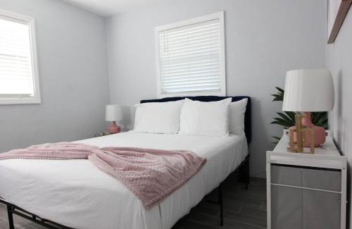 Central Sarasota House | Walk To Arts District, Parks, Jet Skis & Eats