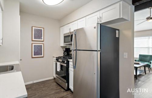 Zilker Apartment | Walk to Barton Springs Spacious Apt Backyard