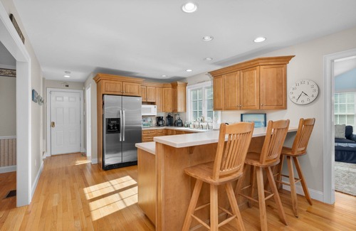 South Harwich House | Walk to Beach, AC, Wifi, Central location