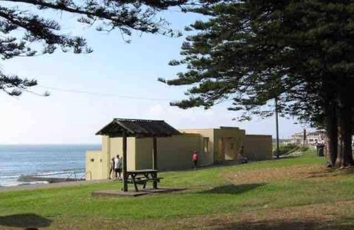 Cronulla Apartment | Walk to Beach Escape @ Cronulla - 2Bdrm- Parking